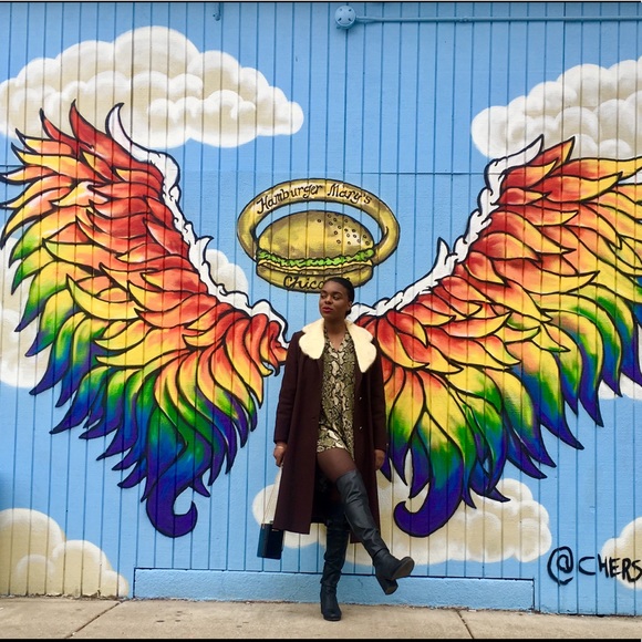 Meet your Posher, Amina - Picture 1 of 1